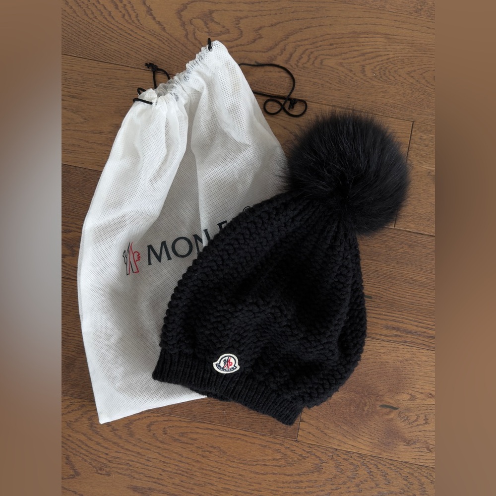 Moncler Women’s Black Pom Beanie